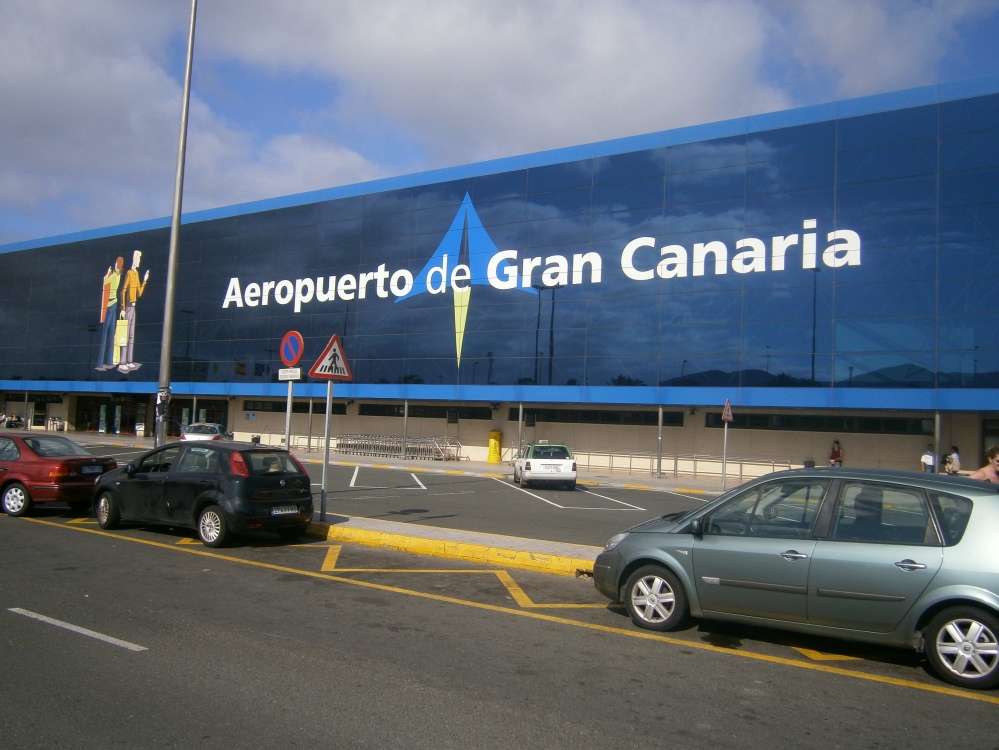 Gran_Canaria_Airport_-_Aeropuerto_De_Gran_Canaria.jpg